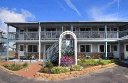 Wells Beach Copropriété | Steps from Wells Beach, Bellevue by the Sea is perfect for your Maine vacation