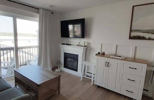 Wells Beach Copropriété | Steps from Wells Beach, Bellevue by the Sea is perfect for your Maine vacation