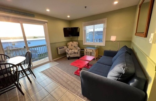 Wells Beach Copropriété | Steps from Wells Beach, Bellevue by the Sea is perfect for your Maine vacation