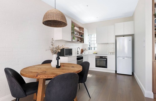 Newcastle East Maison | Spacious beachside terrace, rustic charm, stairs - 2 minutes walk to the beach