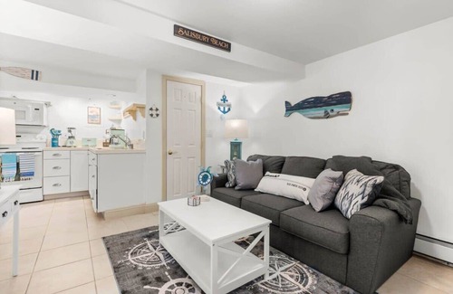 Salisbury Beach Appartement | Steps to Beach Salisbury Shore House #2 AC