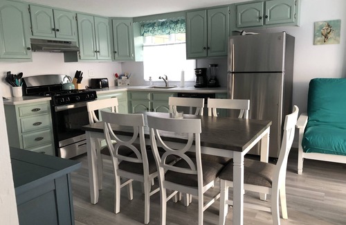 Salisbury Appartement | Steps to Beach Entrance #7, 1st floor, 2 Bedrooms, King Bed, Private deck/grill