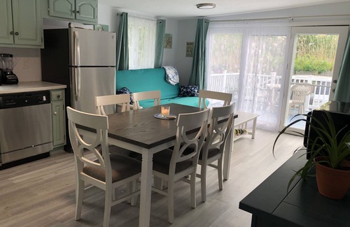 Salisbury Appartement | Steps to Beach Entrance #7, 1st floor, 2 Bedrooms, King Bed, Private deck/grill