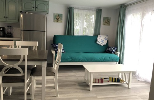 Salisbury Appartement | Steps to Beach Entrance #7, 1st floor, 2 Bedrooms, King Bed, Private deck/grill