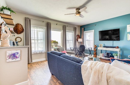 Cedar Key Maison | Steps to Beach Home with Sunset Views in Cedar Key!