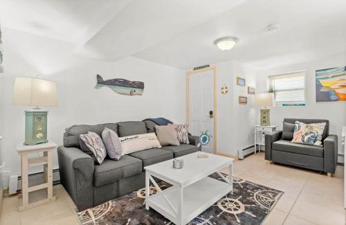 Salisbury Beach Appartement | Steps to Beach Salisbury Shore House #2 AC