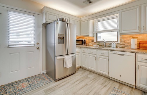 South End Maison | Steps to Beach: Townhome w/ Balcony in Ocean City
