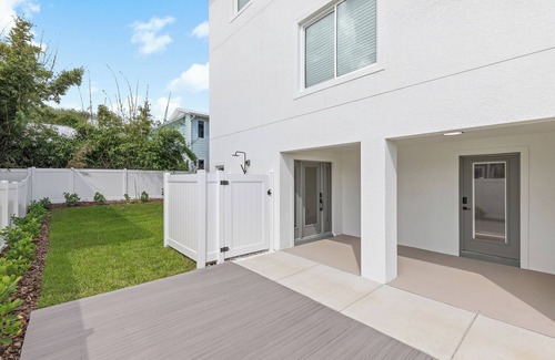 New Smyrna Beach Maison | 🌊Steps to Beach | Perfect for Large Groups | Flip Flop Living South🌊