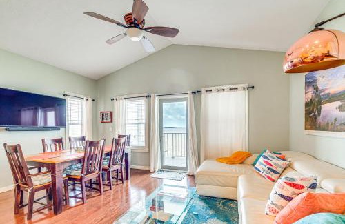 Cedar Key Maison | Steps to Beach Waterfront Cedar Key Home!