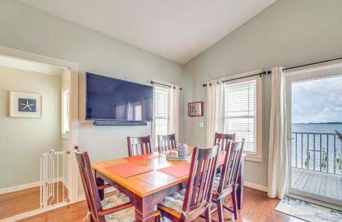 Cedar Key Maison | Steps to Beach Waterfront Cedar Key Home!