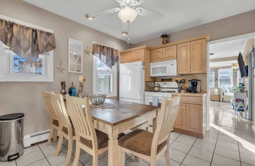 Ocean Gate Maison | Steps to Beach with Linens + Towels including AC