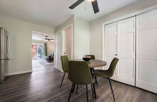 Tarrs Appartement | Steps to Bella Terra | Pet Friendly | Fire Pit