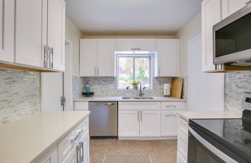 Deerfield Beach Cottage | Steps to Deerfield Beach: Home w/ Private Patio!