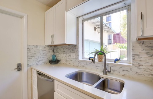 Deerfield Beach Cottage | Steps to Deerfield Beach: Home w/ Private Patio!