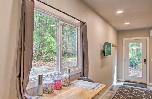 Pierce County Appartement | Steps to Foothills Trail Unique Carbonado Studio
