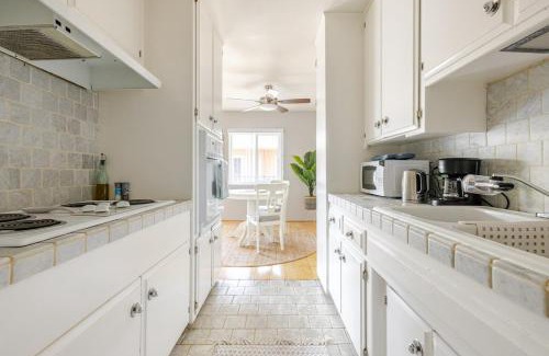 Alamitos Beach Appartement | Steps to Ocean Bliss
