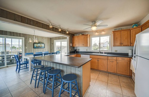 Sandbridge Maison | Steps to Ocean: Spacious Virginia Beach Retreat!
