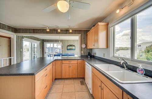Sandbridge Maison | Steps to Ocean: Spacious Virginia Beach Retreat!