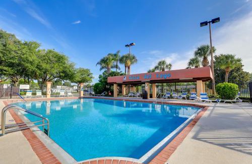 Vista del Lago Maison | Steps to Pool Winter Garden House with Lanai!