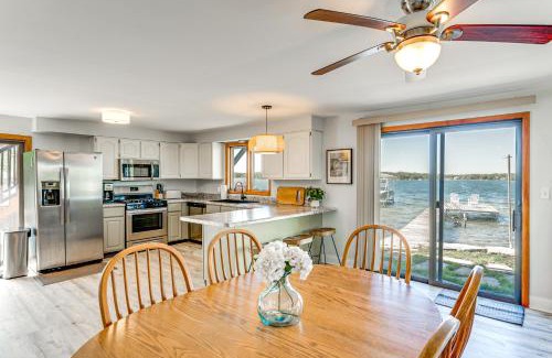 Powers Lake Maison | Steps to Powers Lake Wisconsin Family Home