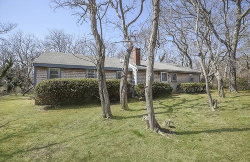 Campground Landing Maison | Steps to private bay beach (0.2 mi). Central AC.