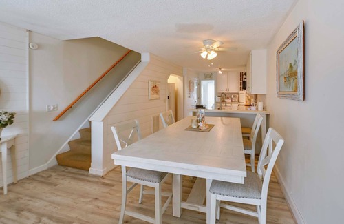 Dewey Beach Copropriété | Steps to Rehoboth Bay Marina! Condo w/ Pool Access