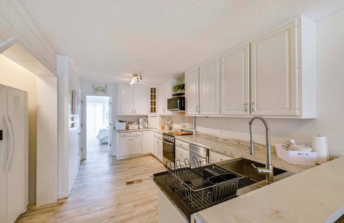 Dewey Beach Copropriété | Steps to Rehoboth Bay Marina! Condo w/ Pool Access