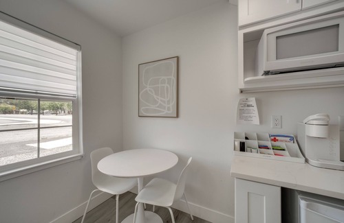Soap Lake Appartement | Steps to Soap Lake: Studio Stay w/Patio!