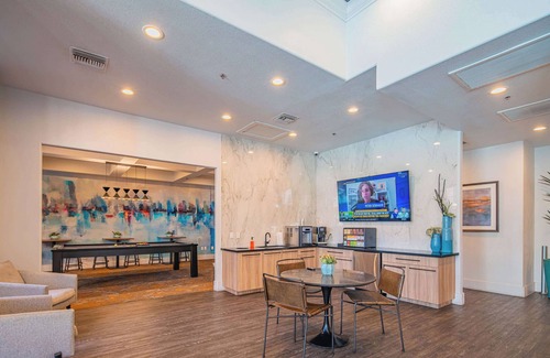 Glendale Sports and Entertainment District Appartement | Deluxe 1BD| West Gate+Stadium+KingBed+Gym+Parking