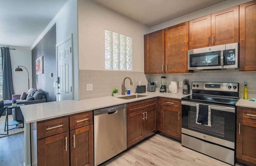 Glendale Sports and Entertainment District Appartement | Deluxe 1BD| West Gate+Stadium+KingBed+Gym+Parking