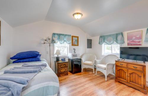 Surf City Maison | Steps to Surf City Beach Pet-Friendly Cottage!