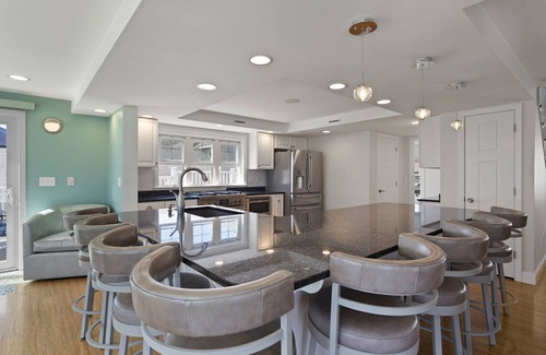 Wells Beach Maison | Nouvelle construction! Sept chambres. Cinq bains. 20 couchages. Étapes vers Wells Beach !!