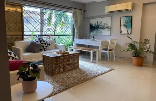 Pali Hill Appartement | Sterling 401, off Carter Road, Bandra West by Connekt Homes