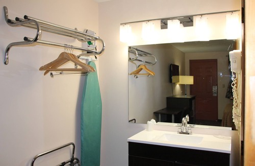 Niagara Falls Hôtel | Sterling Inn Niagara Falls near IAG Airport