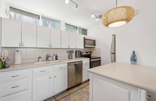 Bolongo Bay Copropriété | Steve's Seaside Condo-2 Bedrooms-3 Beautiful Pools- Regatta Point Villas