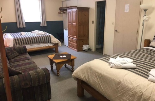 Stewart Cabine | Stewart Mountain Lodge
