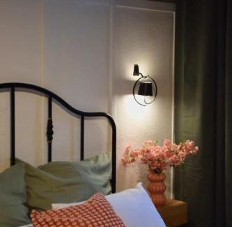 Schleußig Appartement | stilvoller Altbau im ruhigen Schleußig mit WLAN, Netflix, Waschmaschine