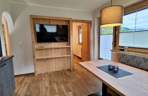 Buch in Tirol Appartement | Stilvolles Appartement Georgenberg im Herzen Tirols
