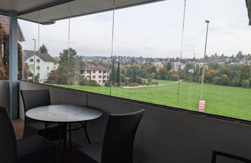 Oberwil Maison | Stilvolles Privatzimmer im Einfamilienhaus nahe Basel