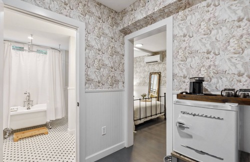 Southwest Coconut Grove Lit Et Petit-Déjeuner | Stirrup House by Pattio