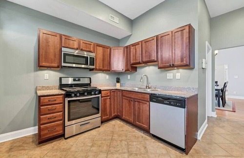 St. Louis Hôtel | STL, Tower Grove, 2-Story Townhome - B