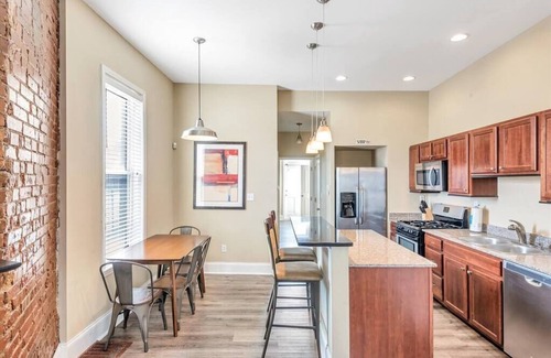 St. Louis Hôtel | STL, Tower Grove, Cozy 2-Story Townhome - A