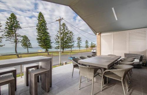 Stockton Maison | 'Stockton Grande' A Sublime Beachfront Family Oasis