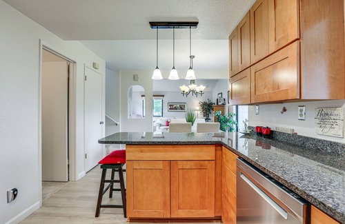 Stockton Maison | Stockton Vacation Rental Near Arena + Hospitals!