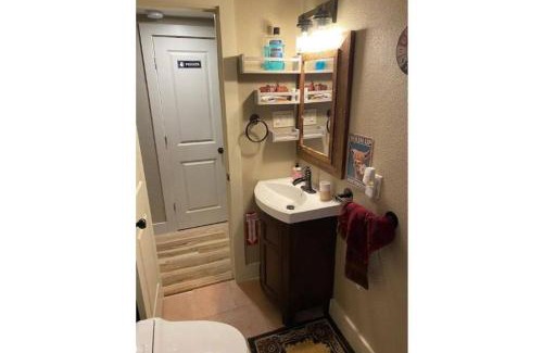 Fort Worth Maison | Stockyards-Walk 1 Block to StockYards-Cowboy Cabin