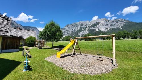 Groebming Maison | Stodertraum 6 "Glockenblume" by Alpenidyll Apartments