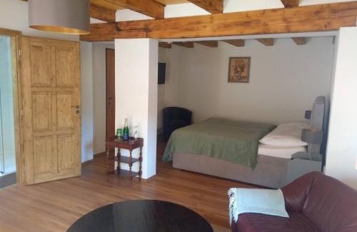 Karlstejn Appartement | Stodola-soukromý apartmán pro dva s venkovní vířivkou