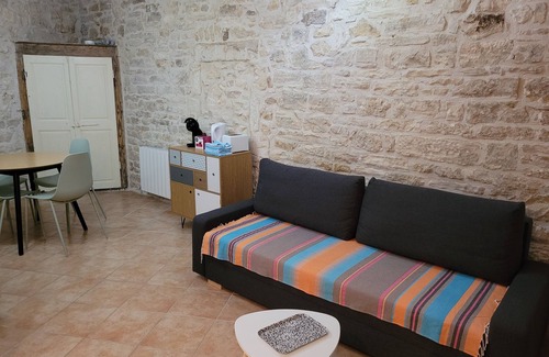 Barjac Appartement | Appartement en pierre au coeur de Barjac