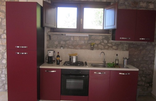 Sermoneta Appartement | Les chambres peintes: Appartement « Sermoneta » à la cour médiévale, l'utilisation Piscin