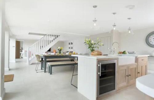 Condicote Maison | Stone Barn, contemporary barn conversion